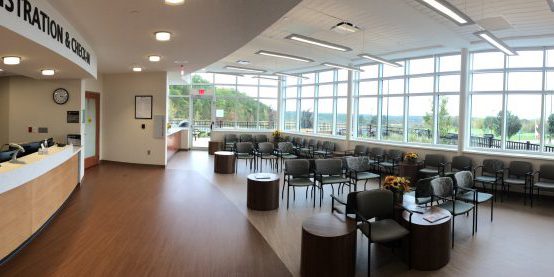 Geauga Seideman Cancer Center - Waiting room (good)